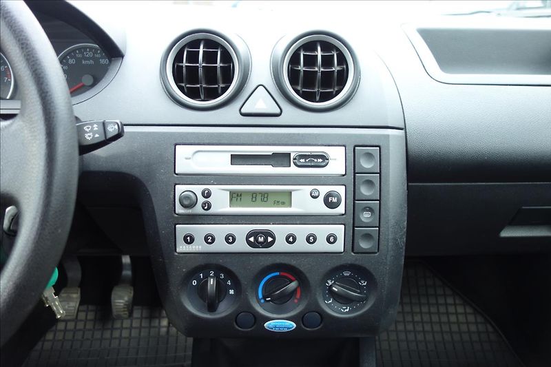 Ford Fiesta 1,3 i 51KW, ČR, BASE. - fotka 20 z 26