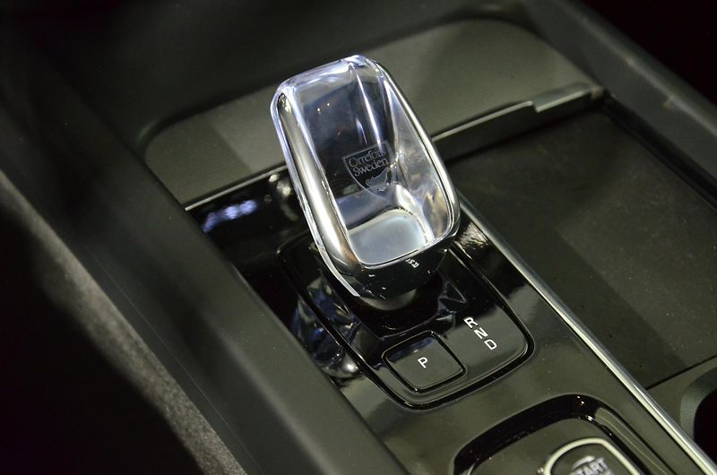 Volvo V60 (2024) CC B5 Ultimate AWD AT - fotka 15 z 25