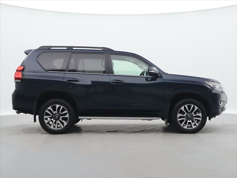 Toyota Land Cruiser 2,8 D-4D 150KW CZ 1.MAJ 4X4 - fotka 8 z 40