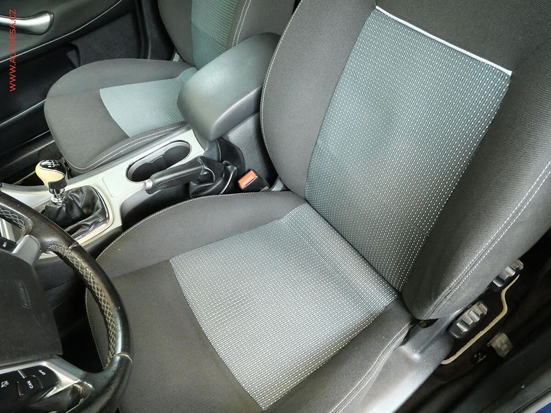 Ford Mondeo (2010) 2.0 TDCi, AC, TZ - fotka 9 z 22