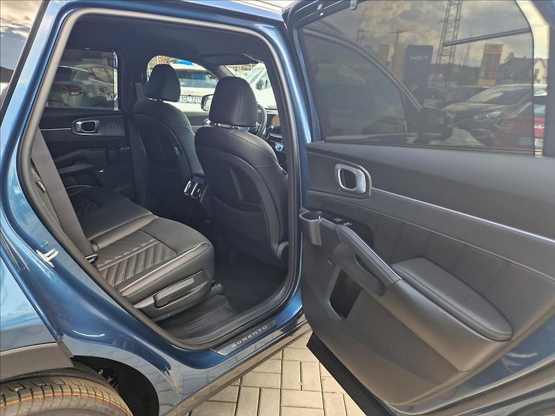 Kia Sorento (2025) 2,2  CRDI TOP + NAPPA 4X4 8DCT - fotka 14 z 18