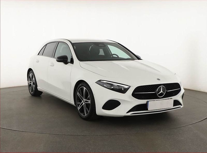 Mercedes-Benz Třídy A (2025) A 200 - fotka 1 z 25