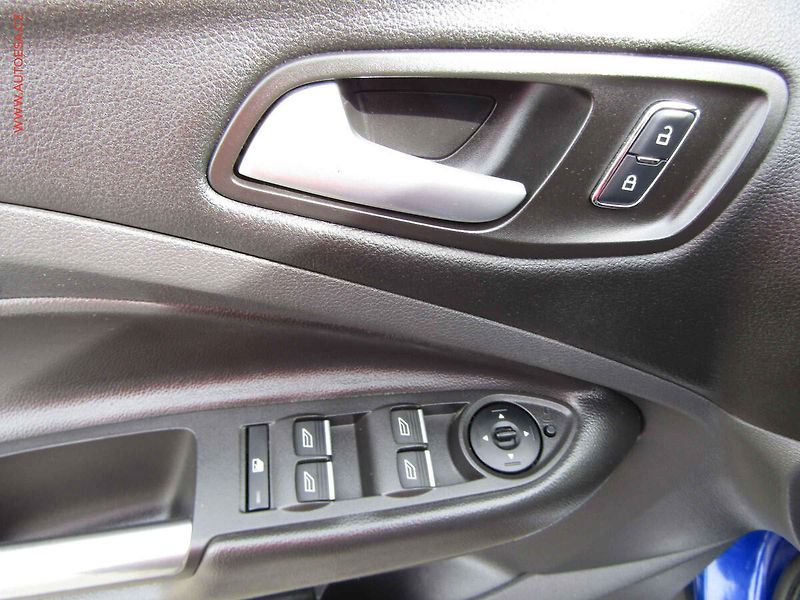 Ford Kuga (2015) 1.5 EB, Navi, xenon - fotka 11 z 22