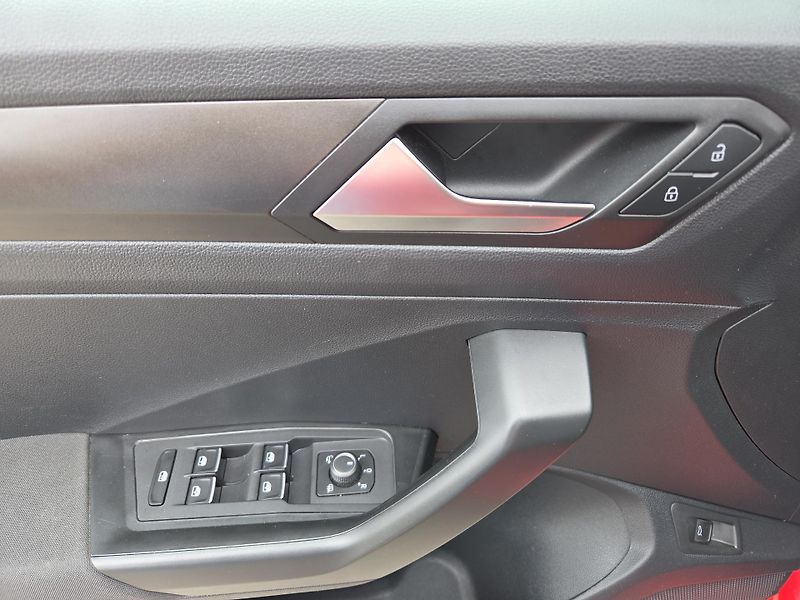 Volkswagen T-Roc (2019) 1,5TSi AUTOMAT NA splátky VŠEM - fotka 11 z 11