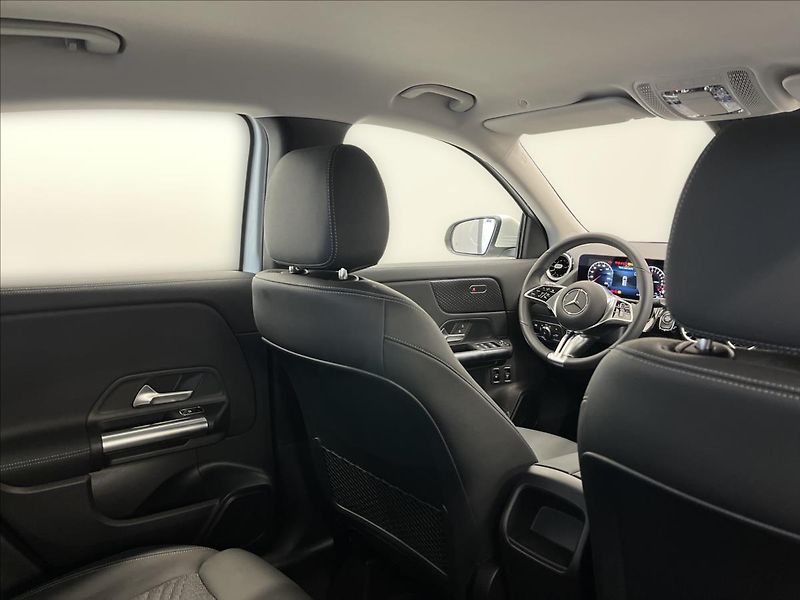 Mercedes-Benz GLA 250e s hybridní technologií EQ - fotka 20 z 21