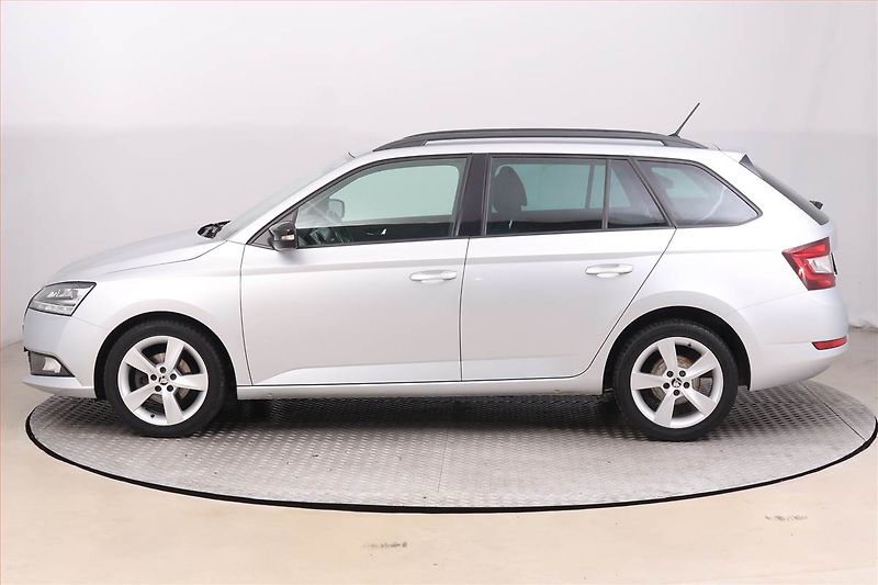Škoda Fabia (2021) Style Plus 1.0 TSI, Serv.kniha - fotka 3 z 16