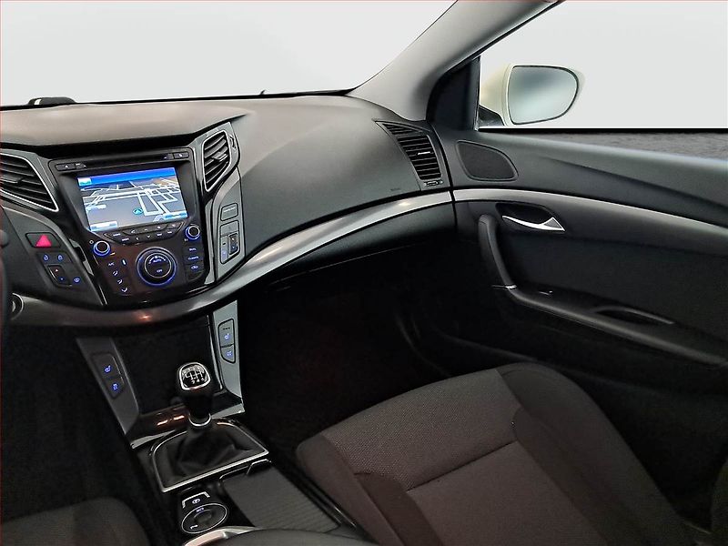 Hyundai i40 (2015) 1.7 CRDi, Serv.kniha, Navi - fotka 8 z 17