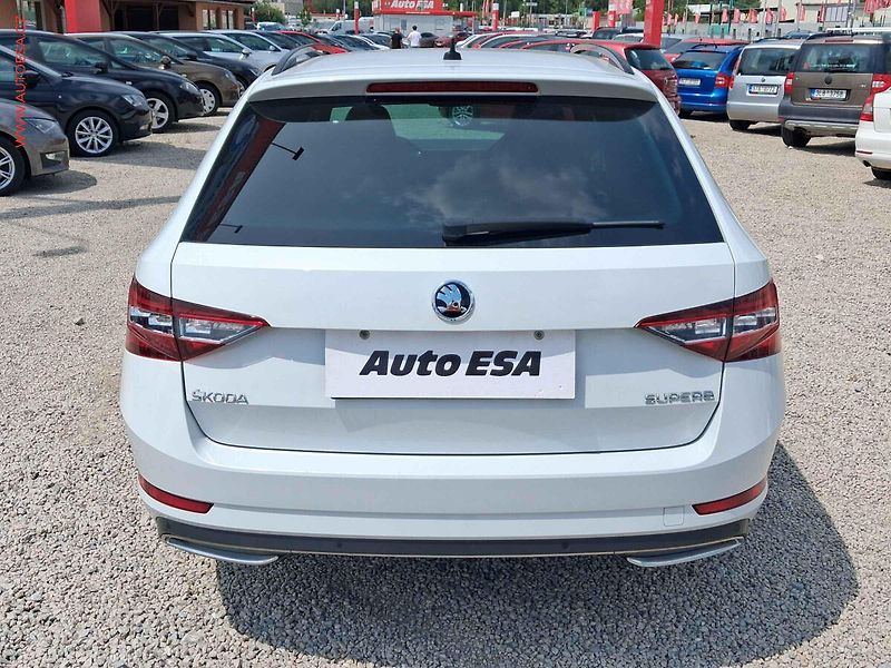 Škoda Superb (2017) 2.0 TDi, ČR, SportLine, DSG - fotka 5 z 29