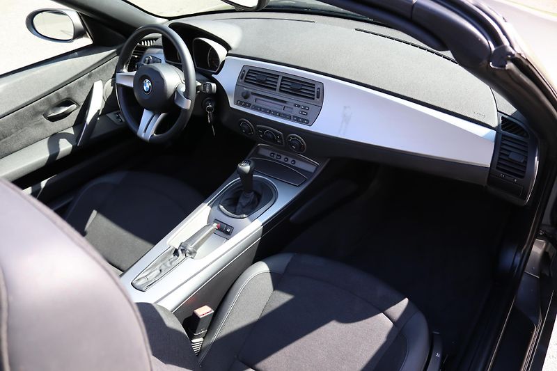 BMW Z4 Roadster 2.5i(E85)M54B25 141kW - fotka 27 z 32