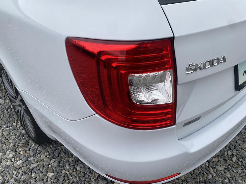 Škoda Superb 2.0TDi 4x4 170PS DSG L+K COMBI - fotka 39 z 158