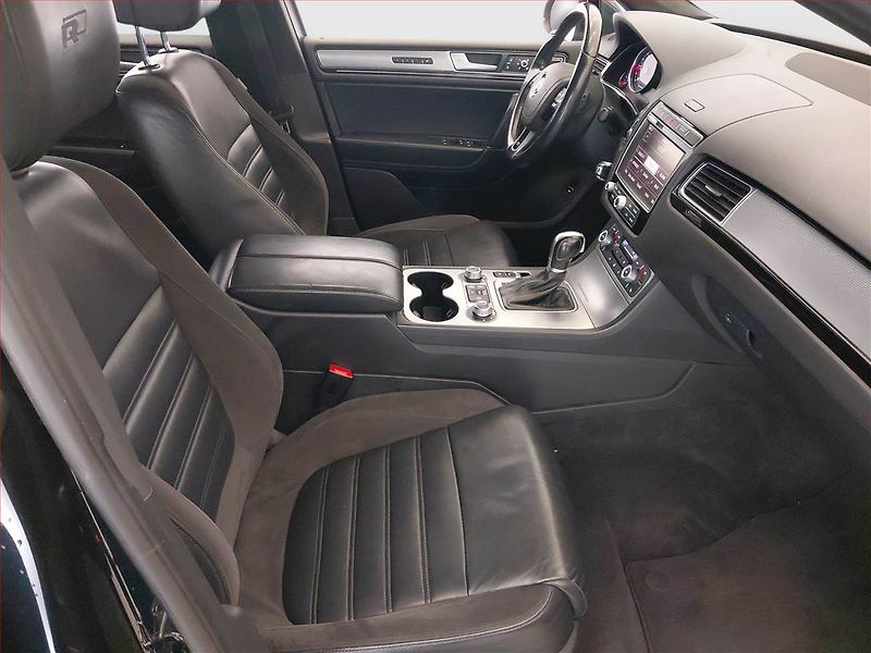 Volkswagen Touareg (2017) R-Line 3.0 TDI, 4X4, Automat - fotka 9 z 18