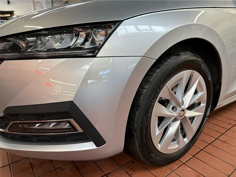 Škoda Octavia 2,0TDi 110kW STYLE KOMFORT DSG - fotka 22 z 25