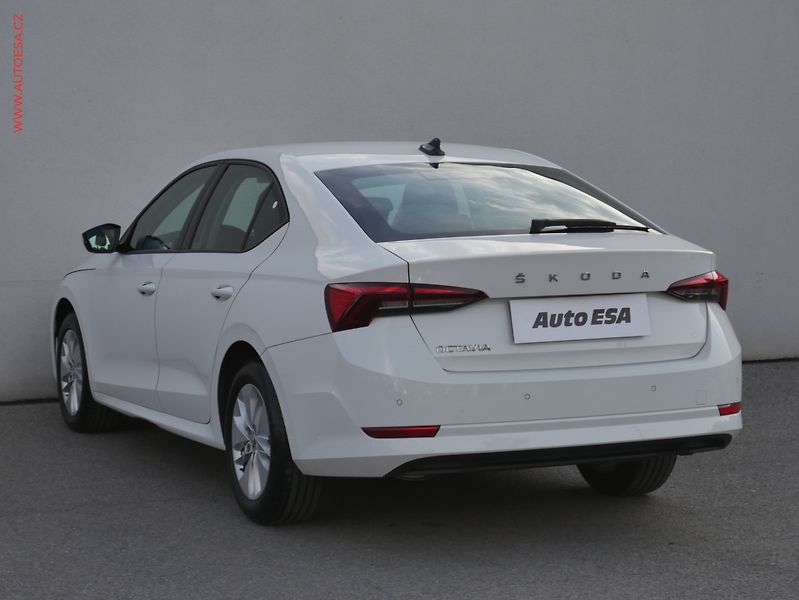 Škoda Octavia (2020) 2.0 TDI, ČR, Ambition - fotka 6 z 20