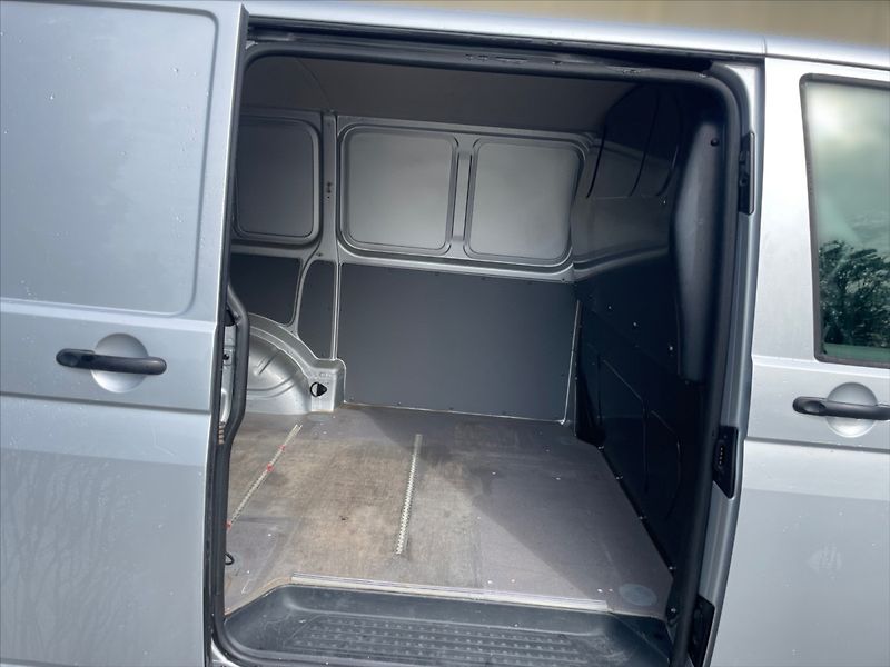 Volkswagen Transporter 2,0 TDI 110 - fotka 8 z 11