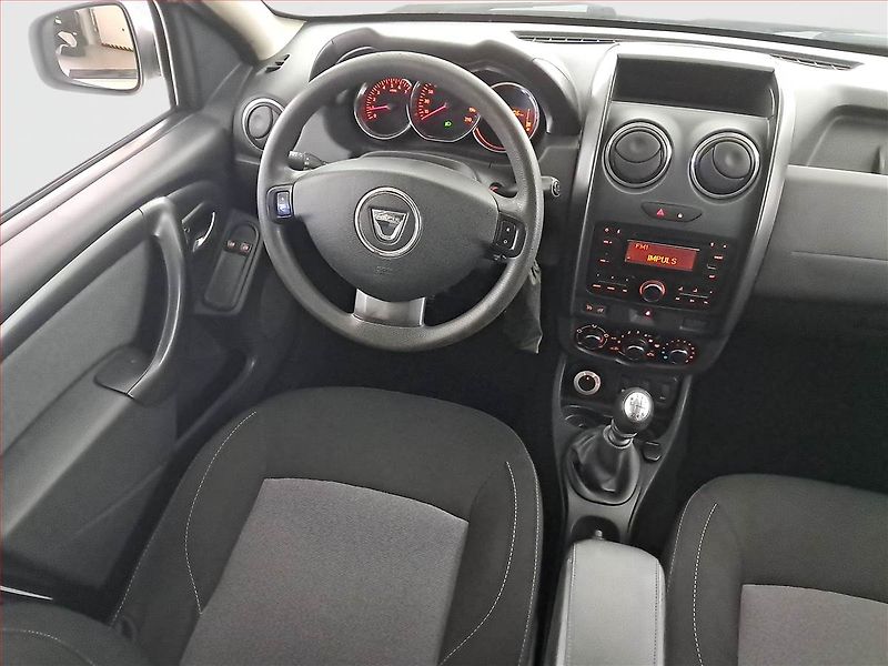 Dacia Duster (2015) 1.6 SCe, 4X4, Tempomat - fotka 7 z 17