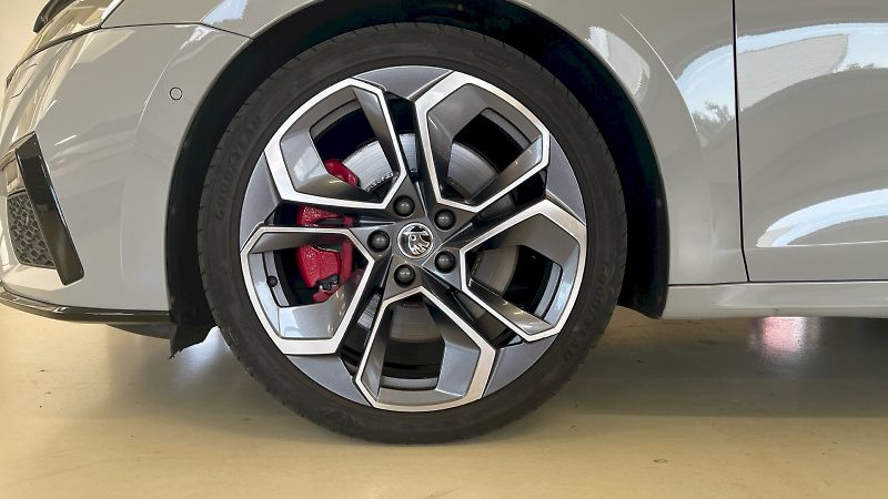 Škoda Octavia (2021) RS 2.0TSI 180kW DSG - fotka 10 z 33