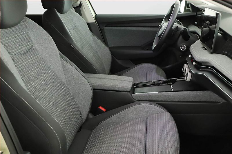 Škoda Superb (2024) Selection 2.0 TDI - fotka 7 z 19