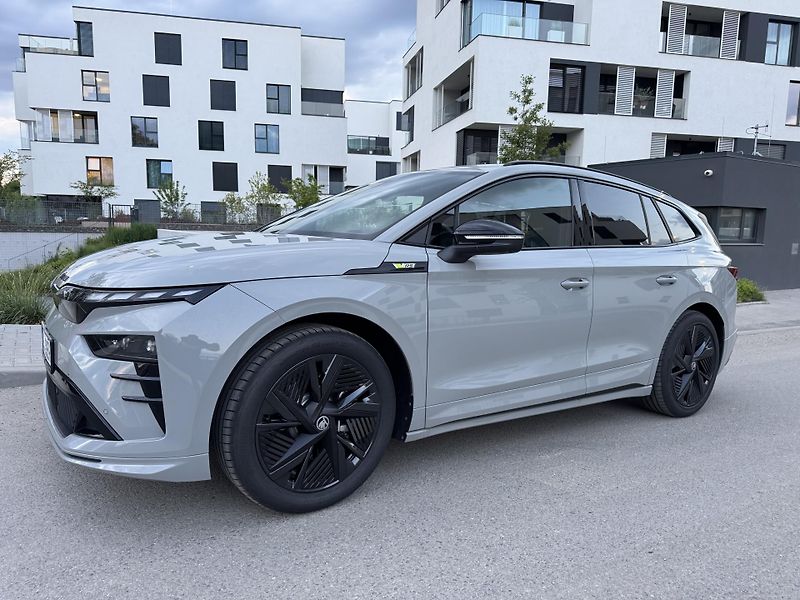 Škoda Enyaq (2025) RS 4x4 82 ČR ZÁRUKA 1 MAJITEL - fotka 41 z 46