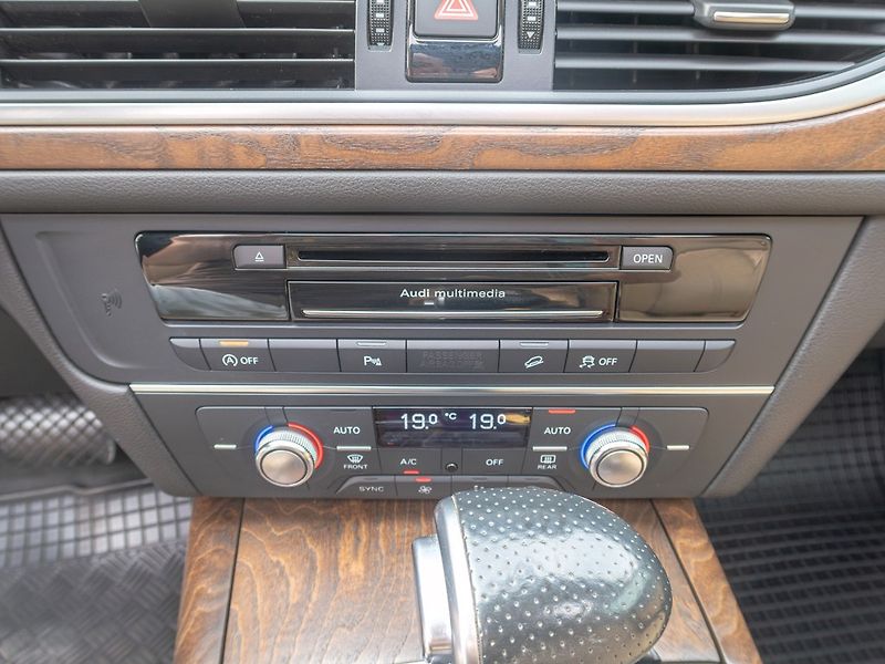 Audi A6 Allroad (2014) 3.0TDI 180KW – VÝBAVA - fotka 26 z 44