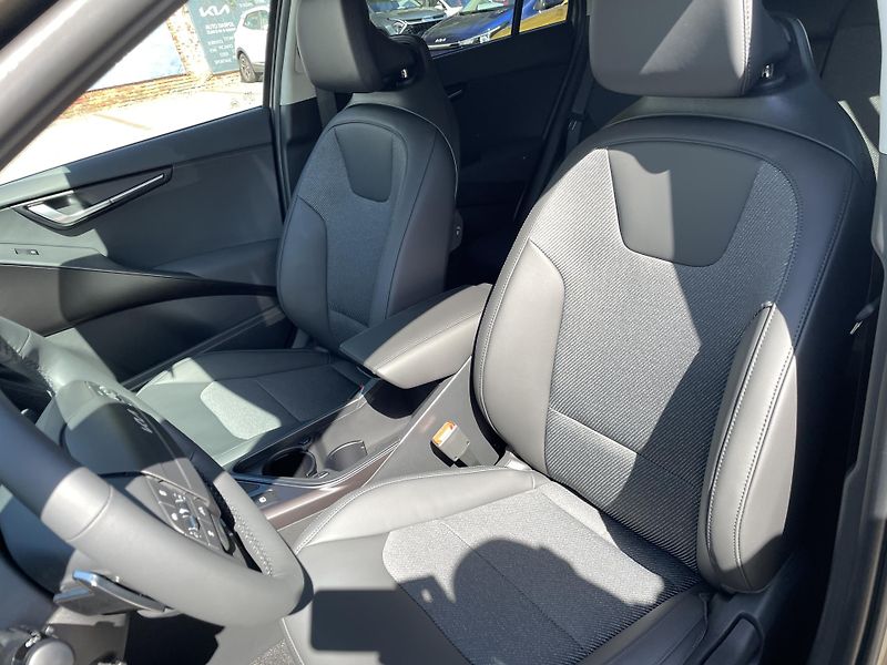Kia Niro (2026) 1,6 HEV 6DCT STYLE 2027 - fotka 11 z 28