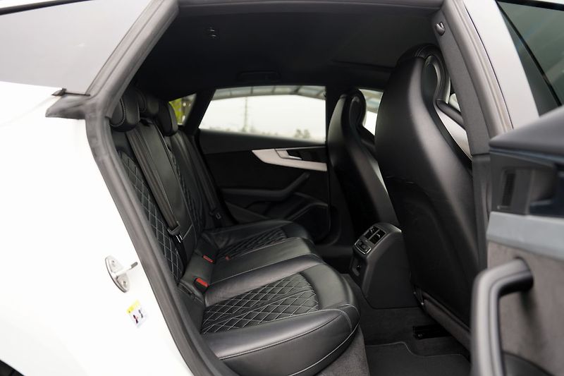 Audi S5 3.0 TFSI tiptronic Quattro/B&O - fotka 34 z 49