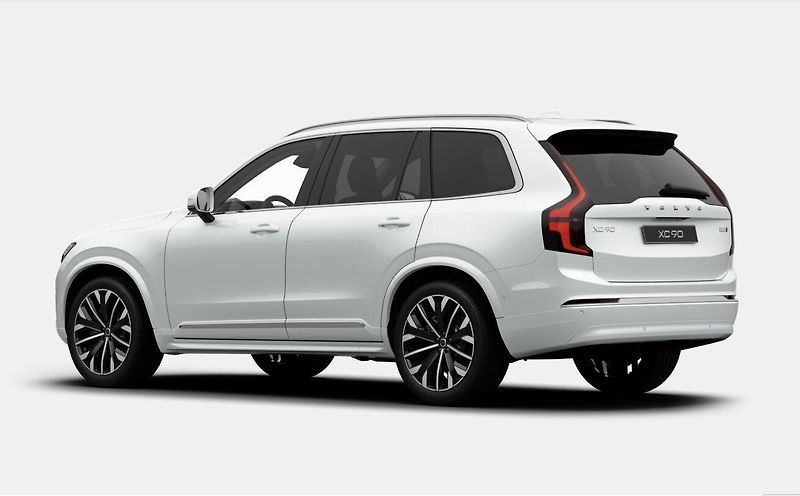 Volvo XC90 (2026) B5 AWD ULTRA BRIGHT - fotka 3 z 17