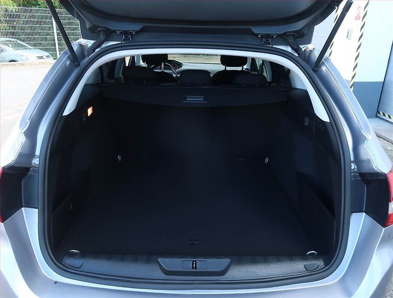 Peugeot 308 (2018) 1.2 PureTech, Tempomat - fotka 13 z 20
