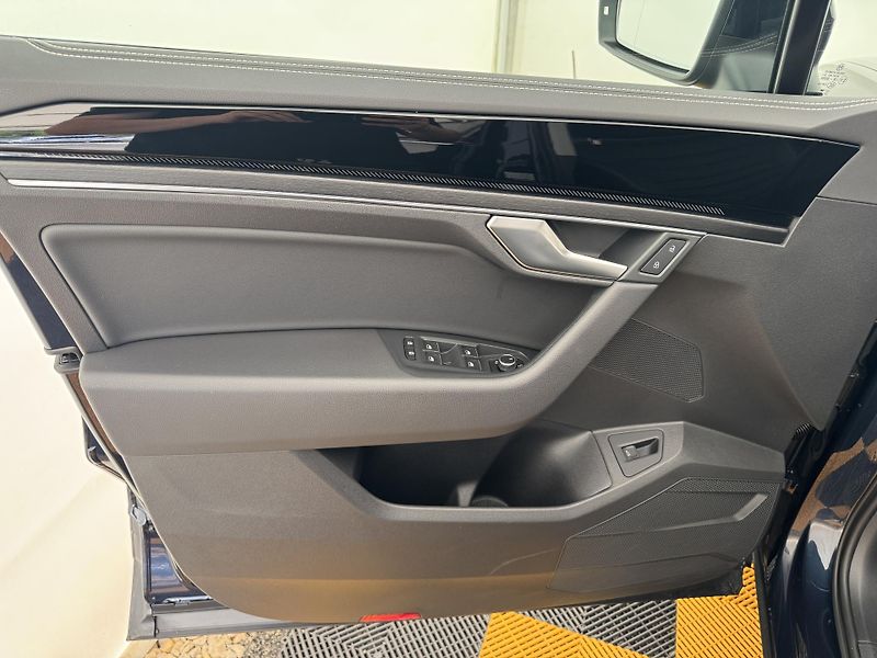 Volkswagen Touareg 3.0Tdi*1MAJ*DPH*LED*VZDUCH* - fotka 10 z 41
