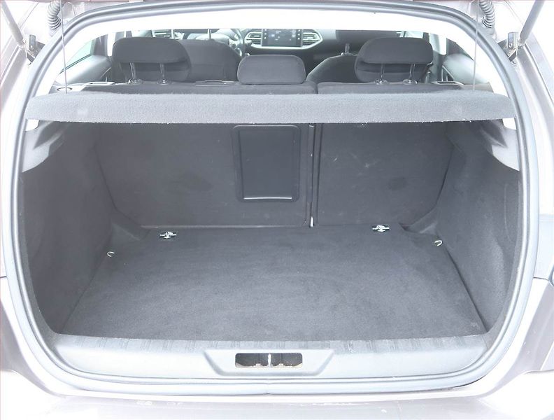 Peugeot 308 (2014) 1.6 HDi, Tempomat - fotka 12 z 13