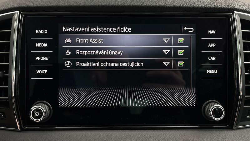 Škoda Karoq 2.0 TDI Style - fotka 26 z 29
