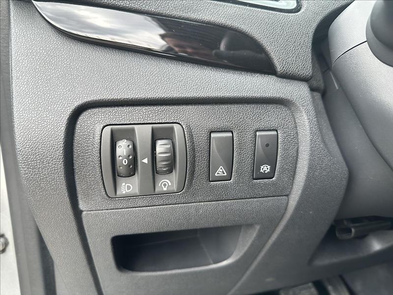 Renault Grand Scénic 1,6 dCI 7.MÍST - fotka 24 z 28