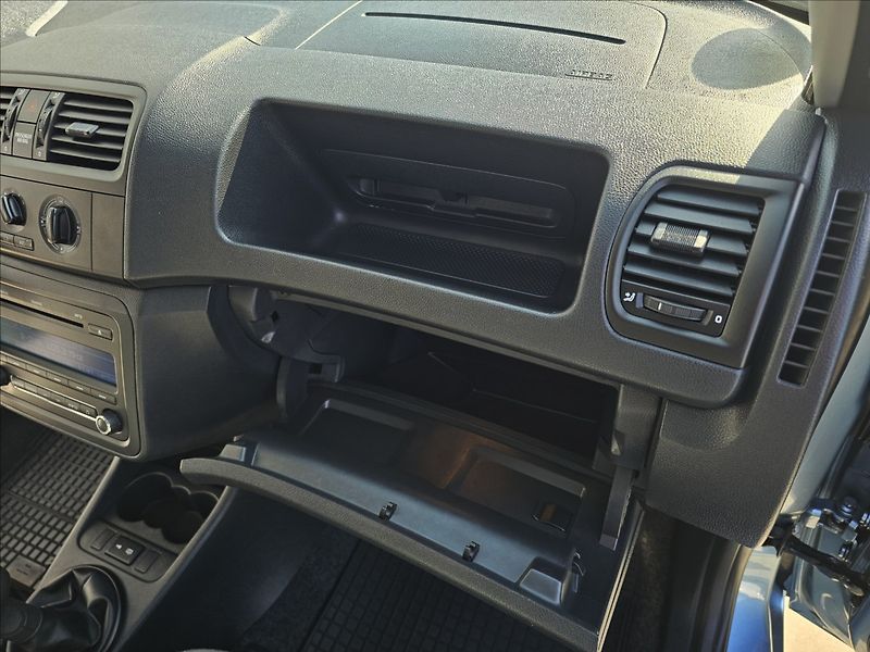 Škoda Fabia II 1,2TSi 63KW CLASIC KLIMA - fotka 28 z 38