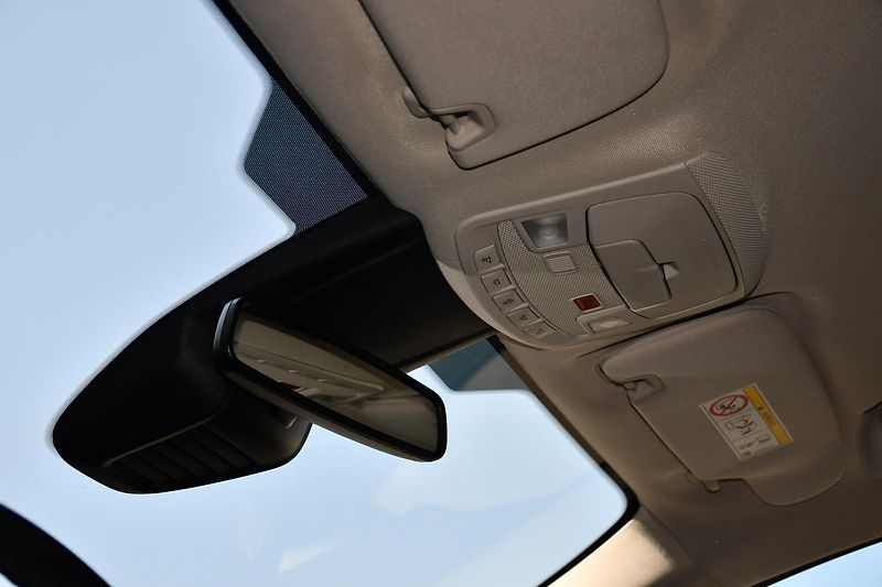 Ford S-MAX 2,0TDCi ČR 1.MAJITEL 140KW AT - fotka 44 z 53