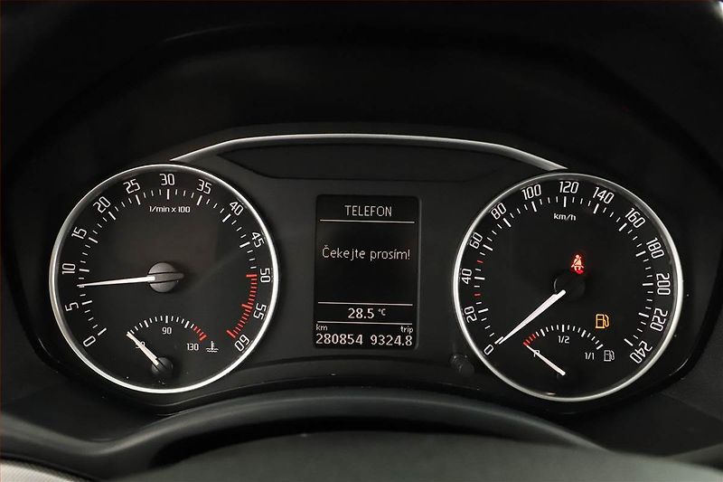 Škoda Octavia (2012) 2.0 TDI, ČR,1.maj, Tempomat - fotka 8 z 13