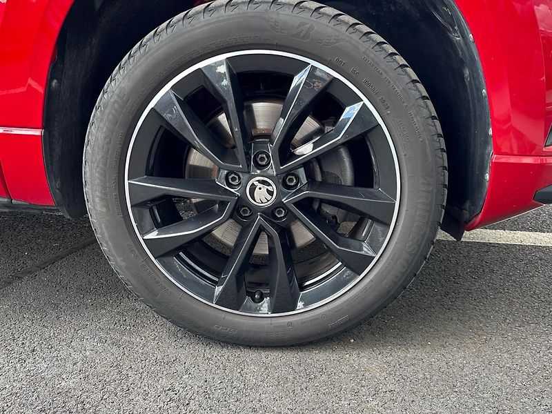 Škoda Karoq DSG Sportline - fotka 27 z 28