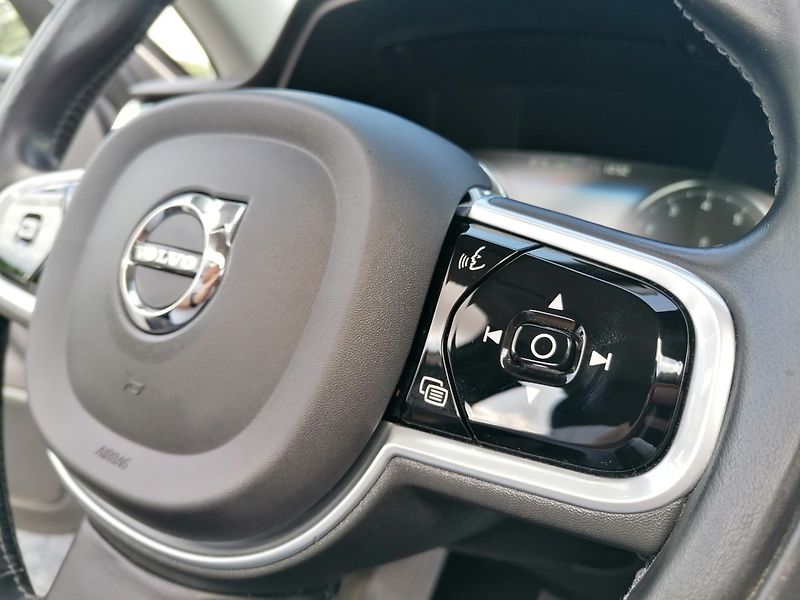 Volvo V60 (2021) 2.0 B3 MHEV A/T 120kW - fotka 24 z 36