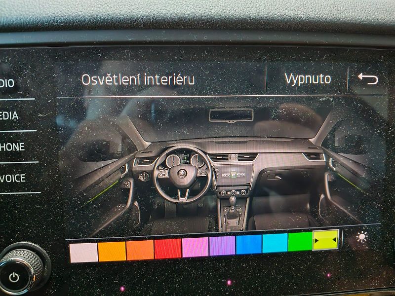 Škoda Octavia 2.0TDI/110kW ,4x4,ACC Full led - fotka 12 z 14