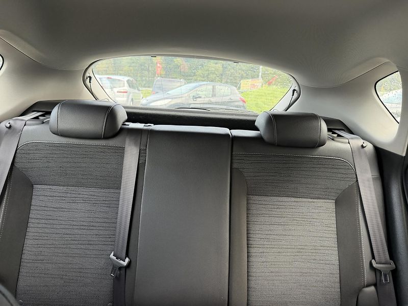 Opel Astra 1.6i - fotka 16 z 22