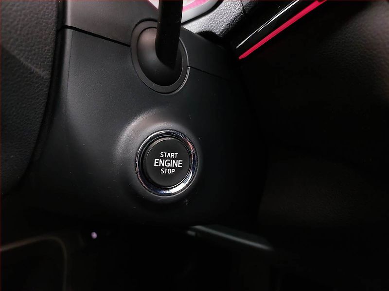 Škoda Karoq (2023) Sportline 1.5 TSI - fotka 16 z 21