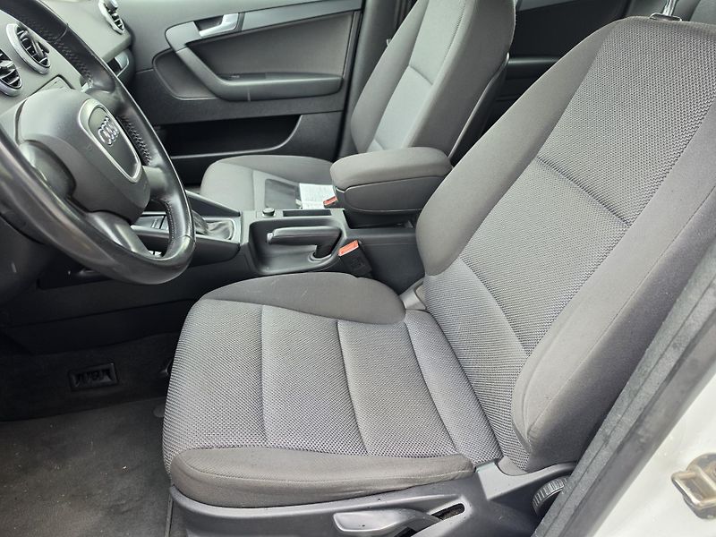 Audi A3 1.2 TFSI Xenon S-Line  - fotka 19 z 24