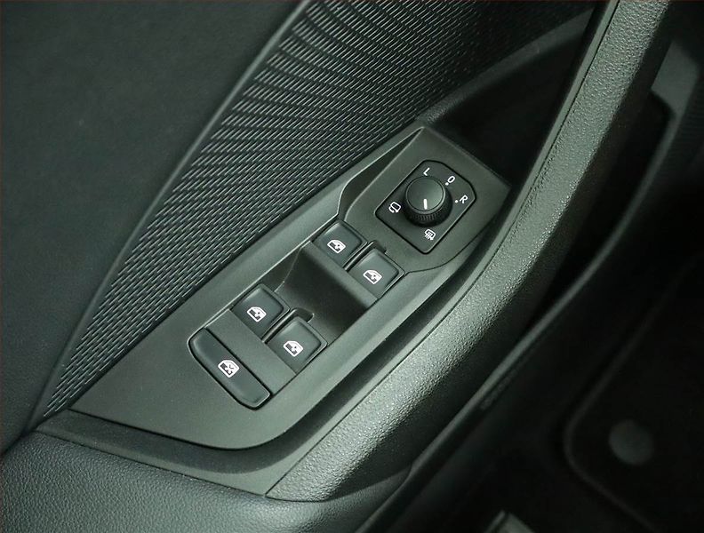 Škoda Octavia (2023) 2.0 TDI, Automat, Serv.kniha - fotka 17 z 17