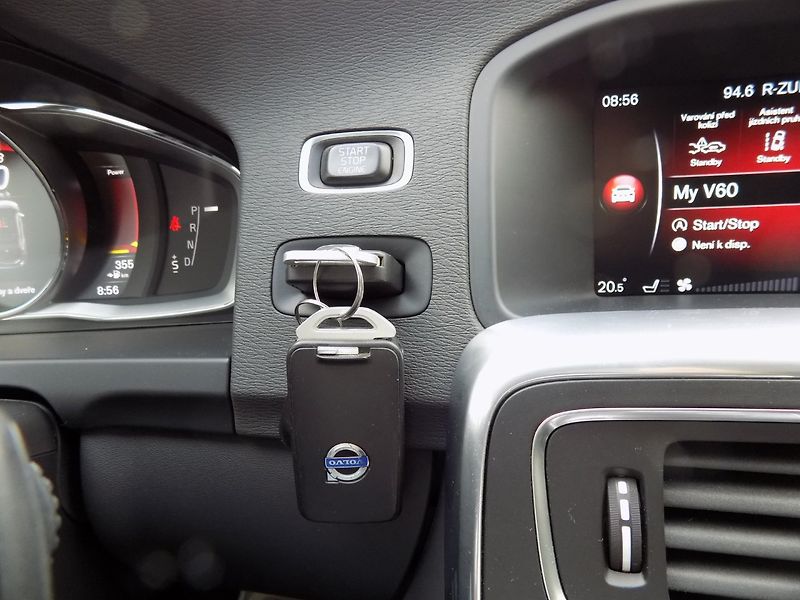 Volvo V60 (2016) 2.0-D4/Inscription/LED/DPH/ - fotka 36 z 44
