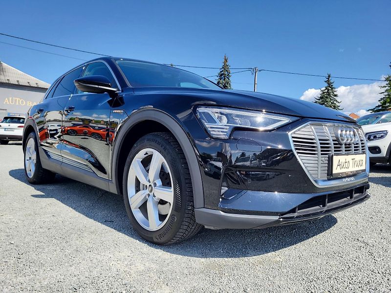 Audi e-tron 55 Quattro 300kW ČR 1.majitel - fotka 32 z 50