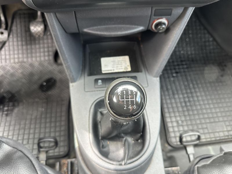 Volkswagen Caddy (2012) 2.0TDI 62kw - fotka 15 z 16