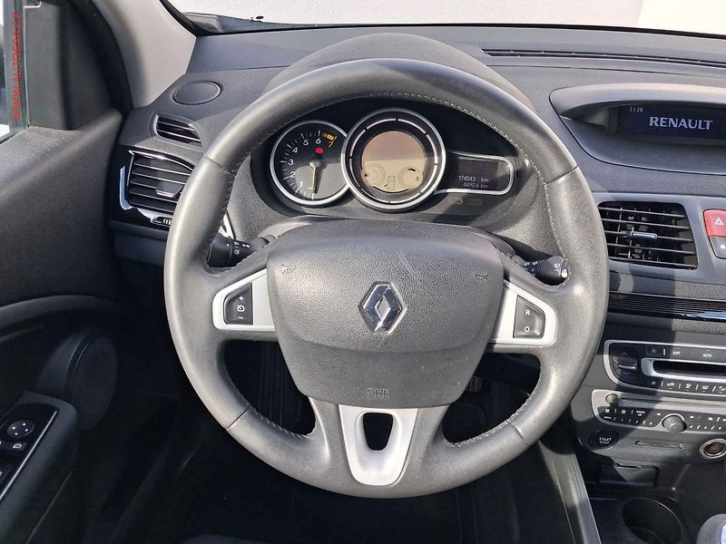 Renault Mégane (2011) 1.6i, ČR, autoAC, temp - fotka 11 z 15