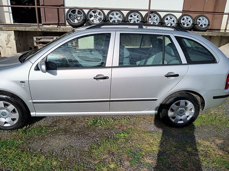 Škoda Fabia (2003) 1.4 16V Comfort Combi - fotka 2 z 20