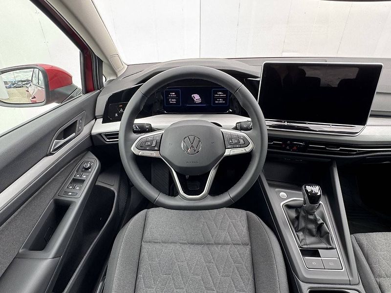 Volkswagen Golf (2026) People 6G 1,5TSI - fotka 6 z 7