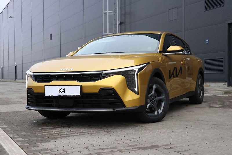 Kia K4 s motorem 1.6 turbo.