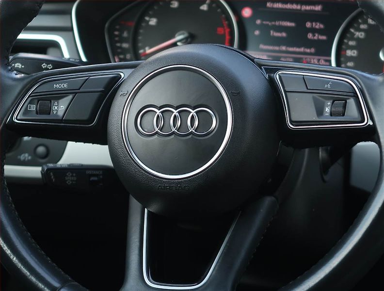 Audi A4 (2019) 30 TDI, Automat, Navi - fotka 21 z 27