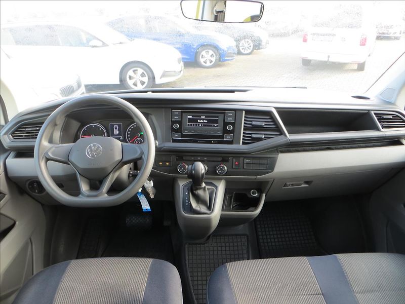 Volkswagen Transporter 2,0 TDI 110kW DSG7 - 9míst ČR - fotka 18 z 19